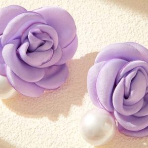 Aretes de flor lila con perla