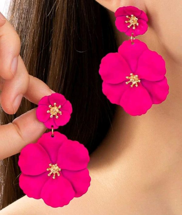 Aretes dobles de flor fucsia