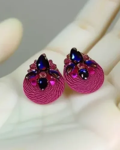 aretes rosa en mano de marmol aretes rosa en mano de marmol